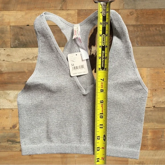 Free Throw Scoop Neck Cropped Top - Picture 5 of 12